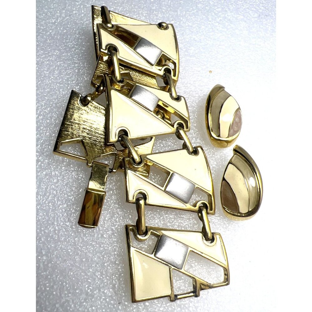 Vintage Trifari@ Link Bracelet Post Earrings Set Cream Enamel Silver Gold Tone‎